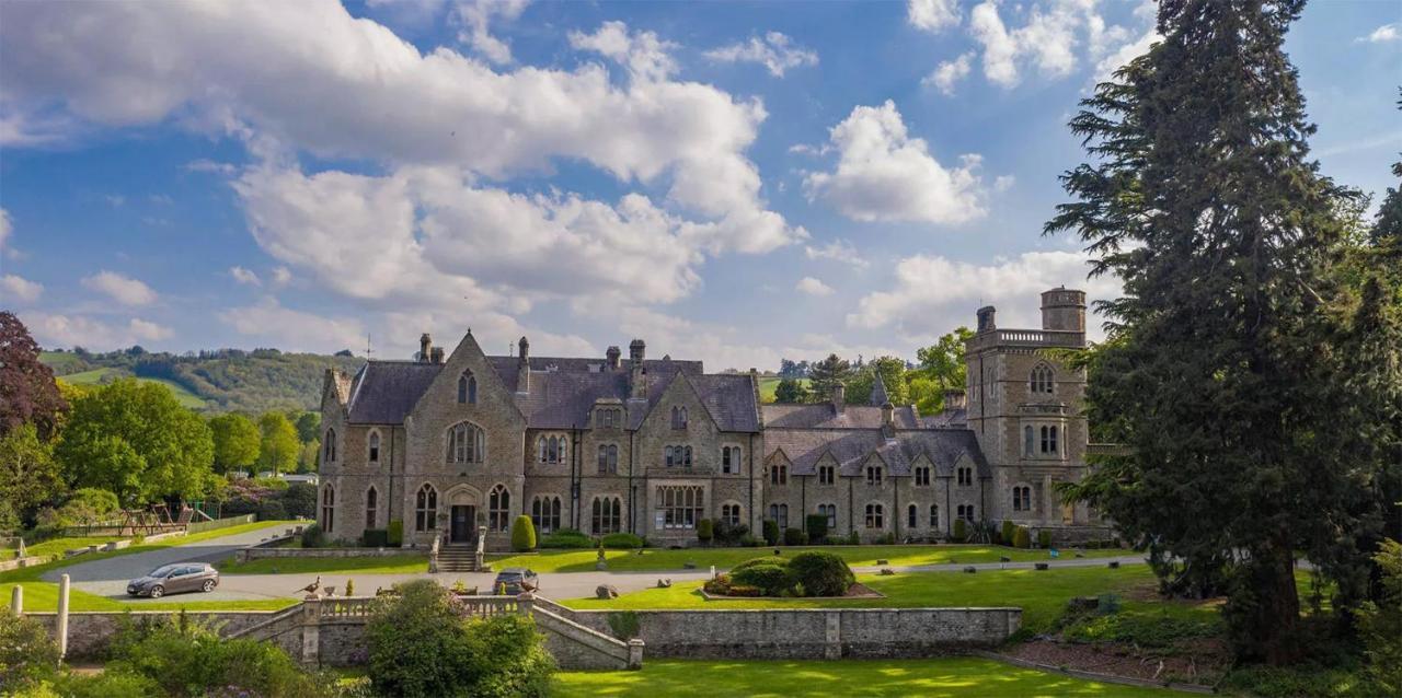 Hotel Mellington Hall