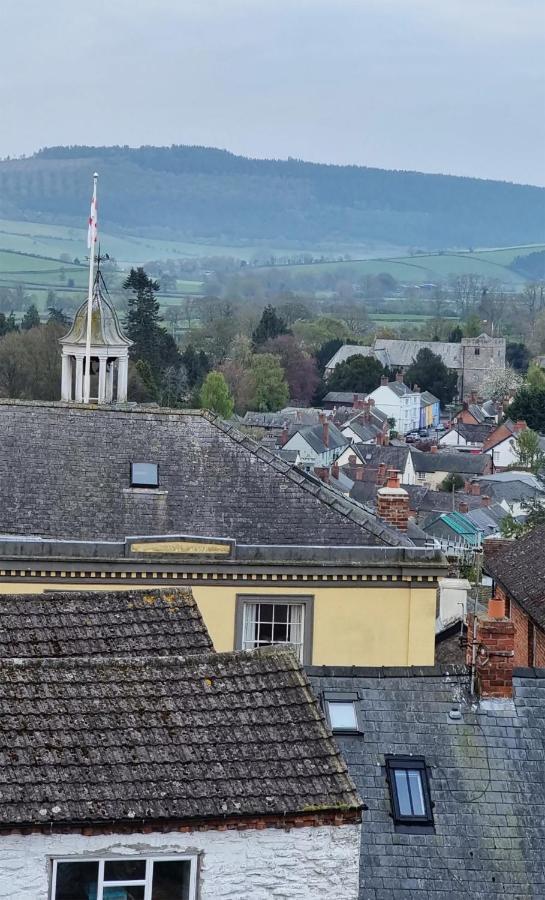 Mellington Hall 4* Church Stoke