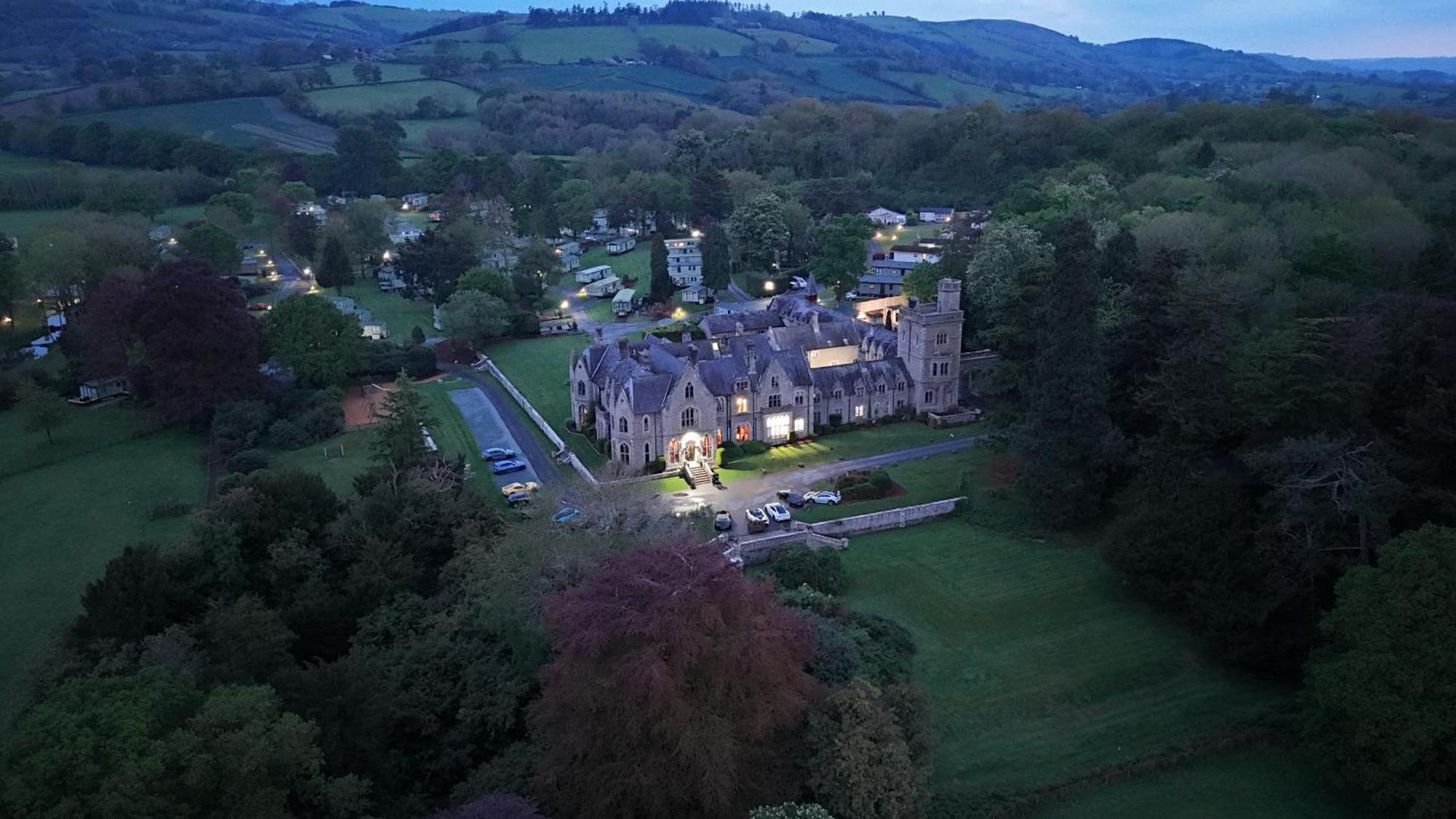 Mellington Hall 4*